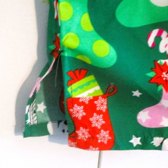 Luv Scrubs Womens Christmas-Themed Green V-Neck Scrub Top With Festive Stocking - Picture 5 of 5